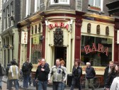 <p>Pub Eva y Adan en Amsterdam</p>